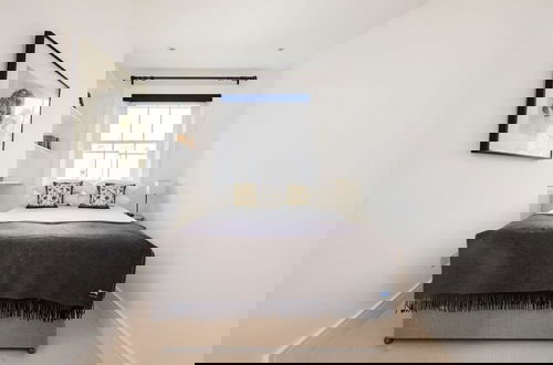 Foto 41 - Elegant Primrose Hill Townhouse With Garden
