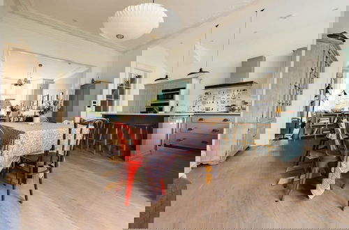 Foto 15 - Elegant Primrose Hill Townhouse With Garden