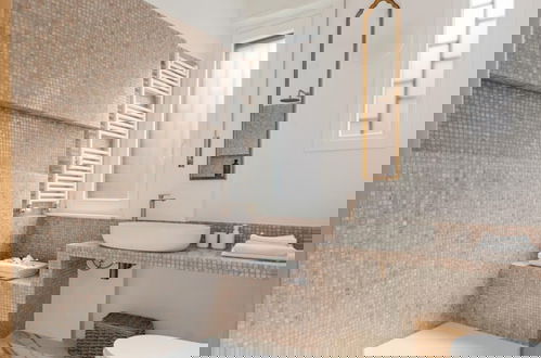 Foto 30 - Bright and Spacious Family Apartment in Parioli