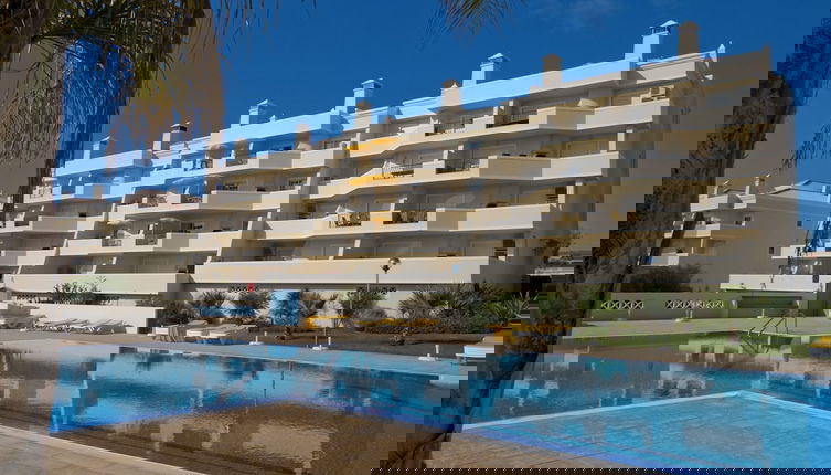 Foto 1 - Beautiful 2-bed Apartment in Albufeira