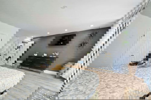 Foto 5 - Solana Sunset Stunning Beachside Retreat for 4!