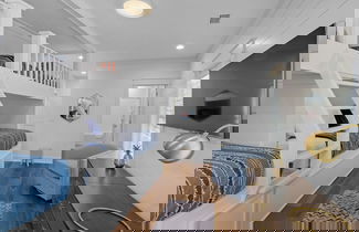 Foto 2 - Modern Beach Home w/ 6-seater Golf Cart - Amazing Patio