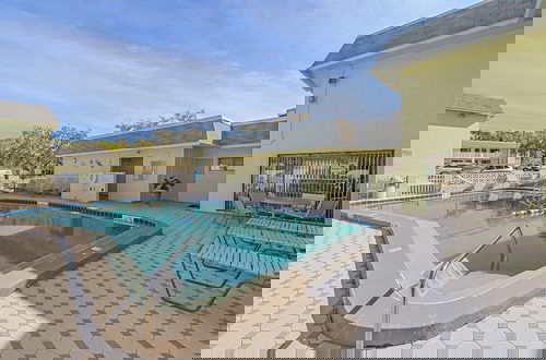 Foto 34 - Sea Winds On Siesta 2 Bedroom Condo by RedAwning