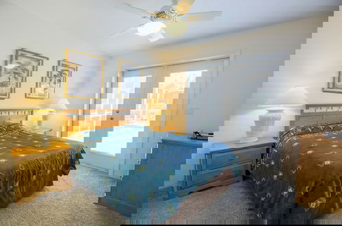 Foto 4 - Spacious Modern Pool Home, Family & Golf Trips - 4727 4 Bedroom Home by RedAwning