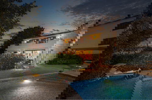 Foto 1 - Villa Mare With Private Pool And Garden
