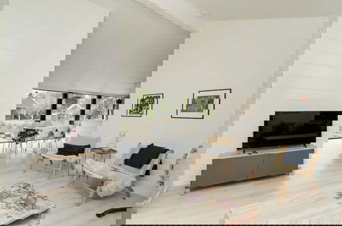 Foto 6 - 6 Person Holiday Home in Hojby