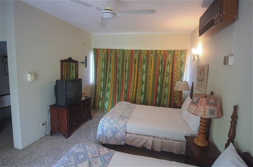 Photo 11 - Royal Tower Suites