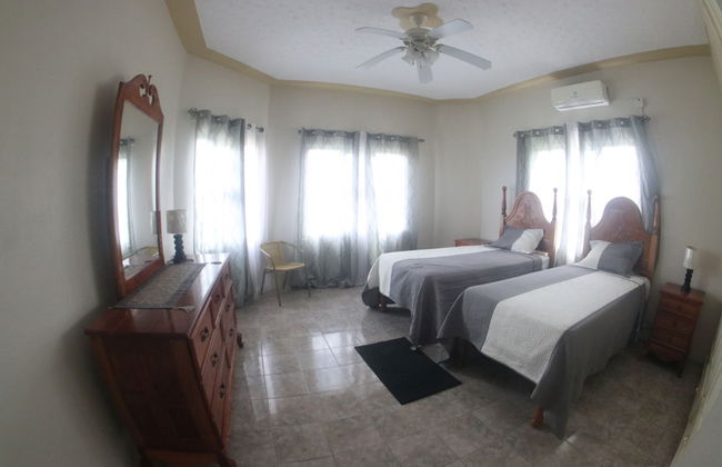 Royal Tower Suites - Photo 6