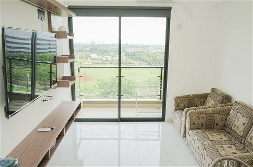 Photo 9 - Homey And Cozy Living 2Br At Sky House Bsd Apartment