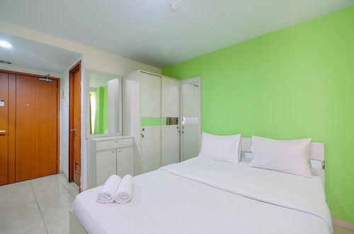 Photo 2 - Strategic and Tidy Studio Apartment Margonda Residence 3