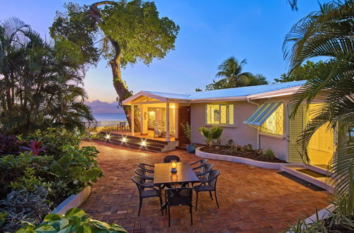 Photo 10 - Southwinds Beach House is a 3 Bedroom With Exquisite sea Views