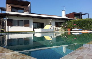 Foto 1 - Beautiful Villa With Private Pool by Beahost