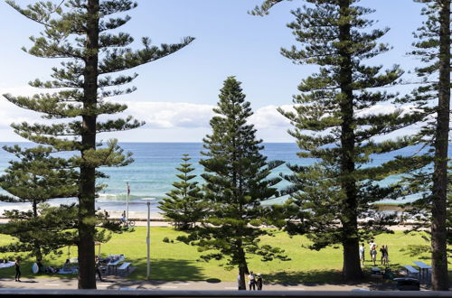 Photo 16 - Manly Beachfront Apartment