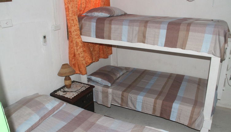 Photo 1 - Room in Guest Room - Green Sea Villa Helen Inn - Kilometer 4 Circunvalar