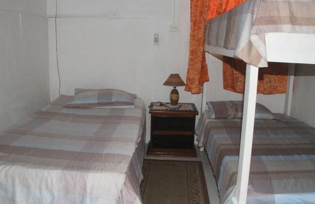 Room in Guest Room - Green Sea Villa Helen Inn - Kilometer 4 Circunvalar - Foto 6