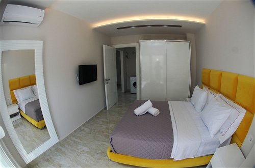 Photo 24 - Oceanic Luxury Apartments