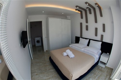 Photo 21 - Oceanic Luxury Apartments