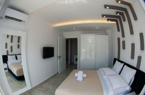 Photo 11 - Oceanic Luxury Apartments