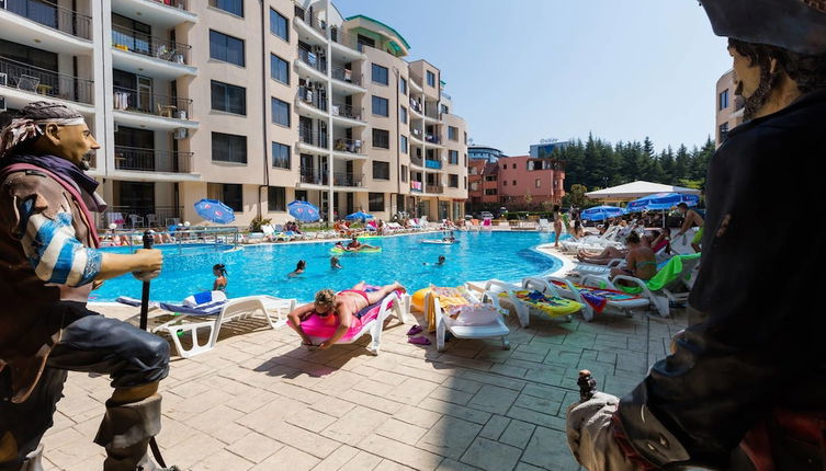 Photo 1 - Studio with Pool View