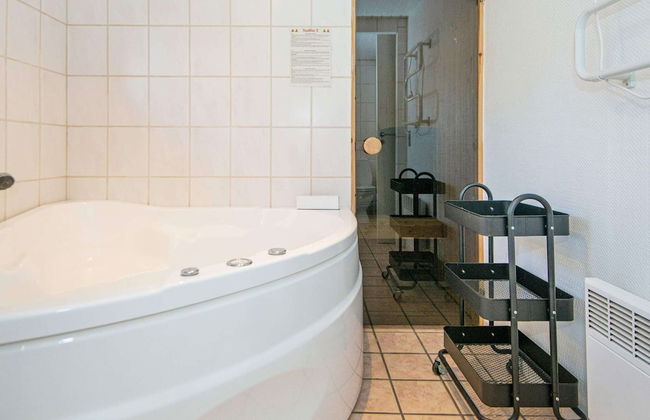 8 Person Holiday Home in Allingabro - Foto 11
