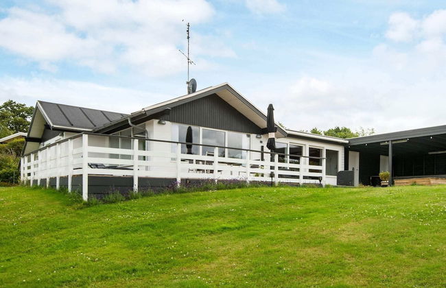 8 Person Holiday Home in Allingabro - Foto 30