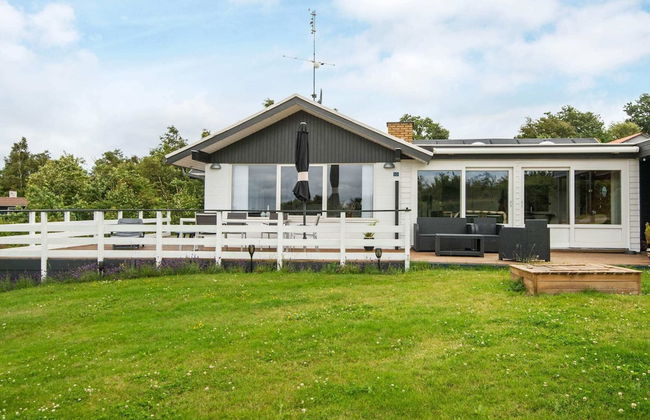 8 Person Holiday Home in Allingabro - Foto 31