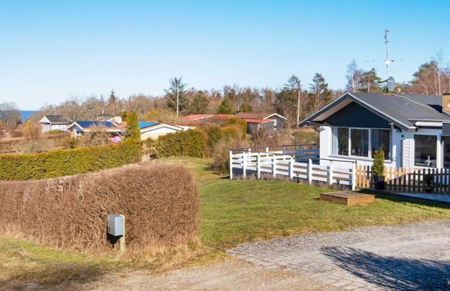8 Person Holiday Home in Allingabro - Foto 33