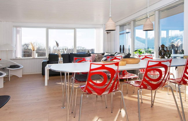 8 Person Holiday Home in Allingabro - Foto 16