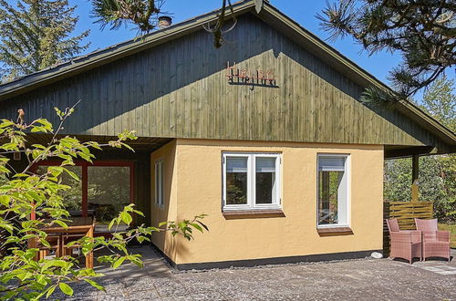 Photo 13 - 6 Person Holiday Home in Aakirkeby