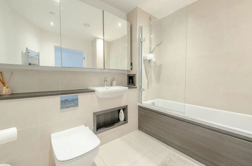 Photo 13 - Modern 2 Bedroom Flat in Hackney