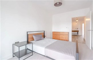 Photo 2 - Modern 2 Bedroom Flat in Hackney
