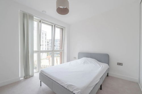 Photo 3 - Modern 2 Bedroom Flat in Hackney