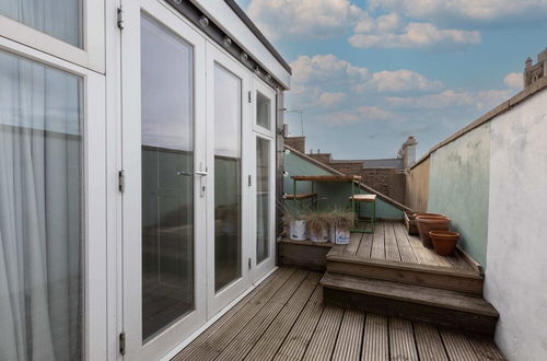 Photo 35 - Spacious 3 Bedroom in Notting Hill With Balcony