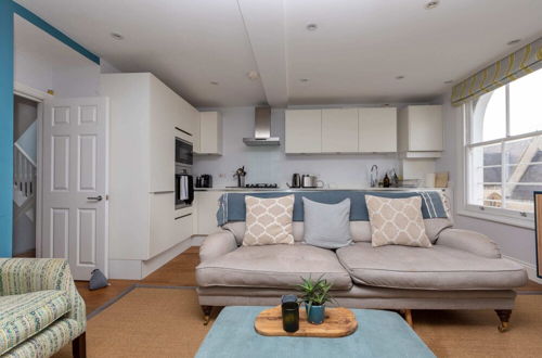 Photo 30 - Spacious 3 Bedroom in Notting Hill With Balcony