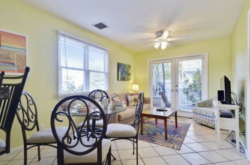 Photo 5 - Beach House Condo by Avantstay Communal Pool Gated Community Great Location Week Long Stays