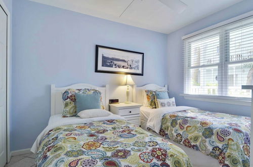 Photo 2 - Beach House Condo by Avantstay Communal Pool Gated Community Great Location Week Long Stays