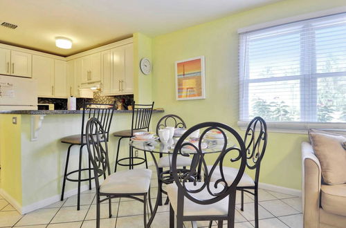 Photo 9 - Beach House Condo by Avantstay Communal Pool Gated Community Great Location Week Long Stays