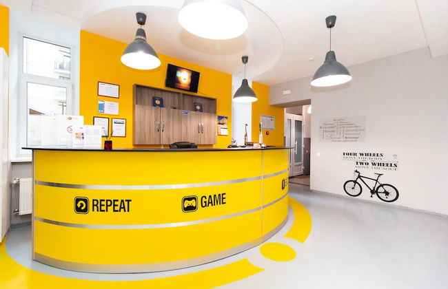 Stories Hub - Photo 2