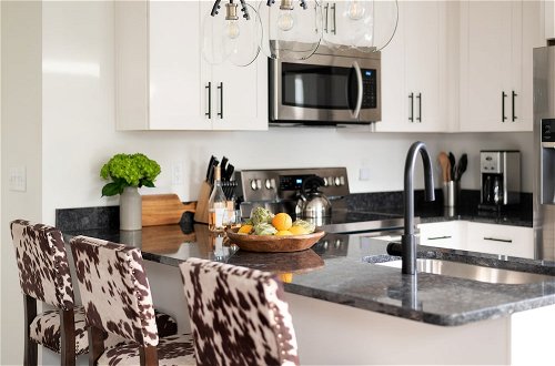 Photo 3 - Hart Suite Buyout 2 by Avantstay Two Nashville Town Houses w/ Stunning Amenities & Design