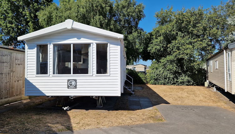 Photo 1 - Beautiful 3-bed Caravan at Rockley Park Poole