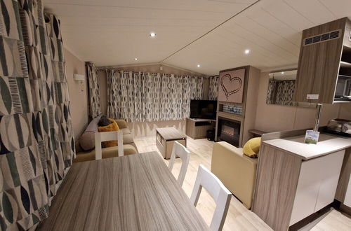 Foto 25 - Beautiful 3-bed Caravan at Rockley Park Poole