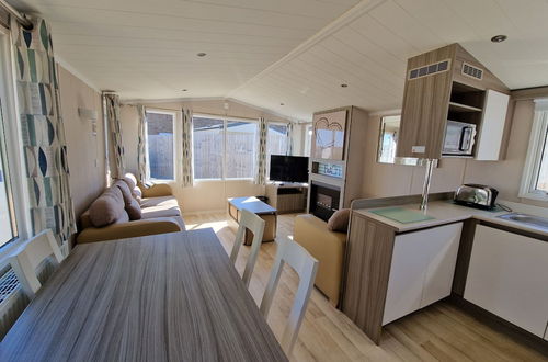 Foto 10 - Beautiful 3-bed Caravan at Rockley Park Poole