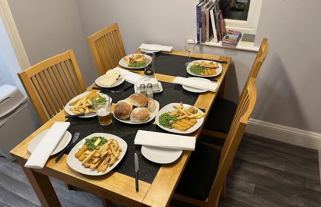 Blaydonburn - Sleeps 4,5 - Parking - Hottub - Yard - Foto 16