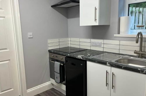 Foto 13 - Beautiful 2 Bed Apt With Hot Tub in Blaydon Burn