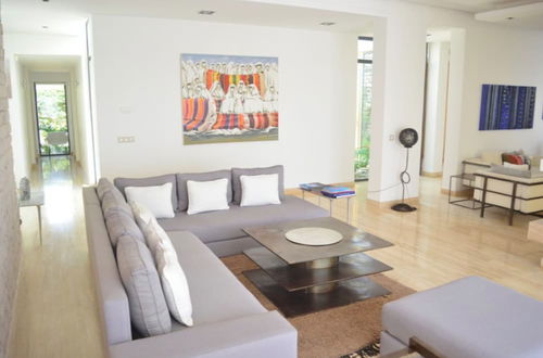 Photo 16 - Magnificent 4 Bedroom Villa With Swimming Pool