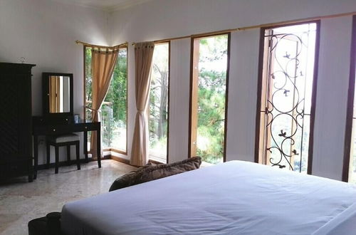 Foto 10 - De Bukit Dago Villa by HouseinBandung