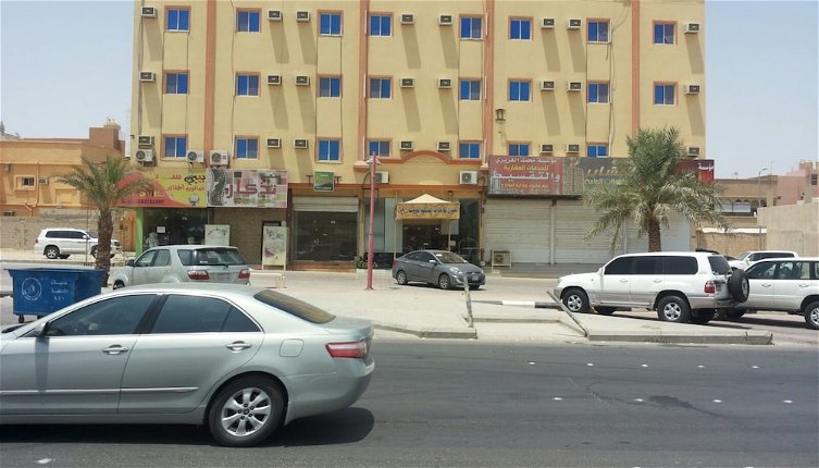 Foto 1 - Al Eairy Furnished Apartments Al Ahsa 4