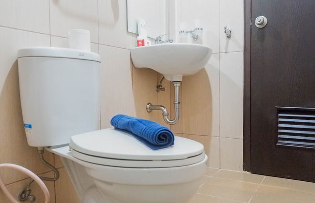 Homey 2BR Apartment at Tamansari Papilio - Foto 16