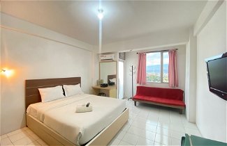 Foto 2 - Spacious Studio Room with Sofa Bed at Emerald Towers Apartment
