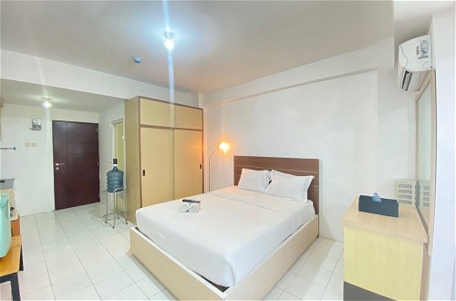 Photo 4 - Spacious Studio Room with Sofa Bed at Emerald Towers Apartment